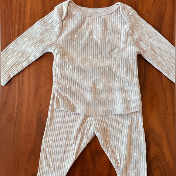 [EUC] Cloud Island Taupe Wide Ribbed Set 3-6mo - Picture 1 of 7